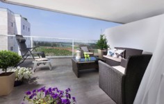 מרפסת עם נוף משגע