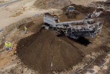 ניפוי קרקע מזוהמת בתא הטיפול הביולוגי במישור רותם