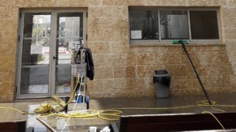 ניקוי חלונות בגובה באוסמוזה 