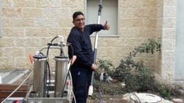 ניקוי חלונות בגובה באוסמוזה 