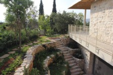 טרסות בנויה ומדרגות אבן