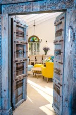 כניסה לבית אבן